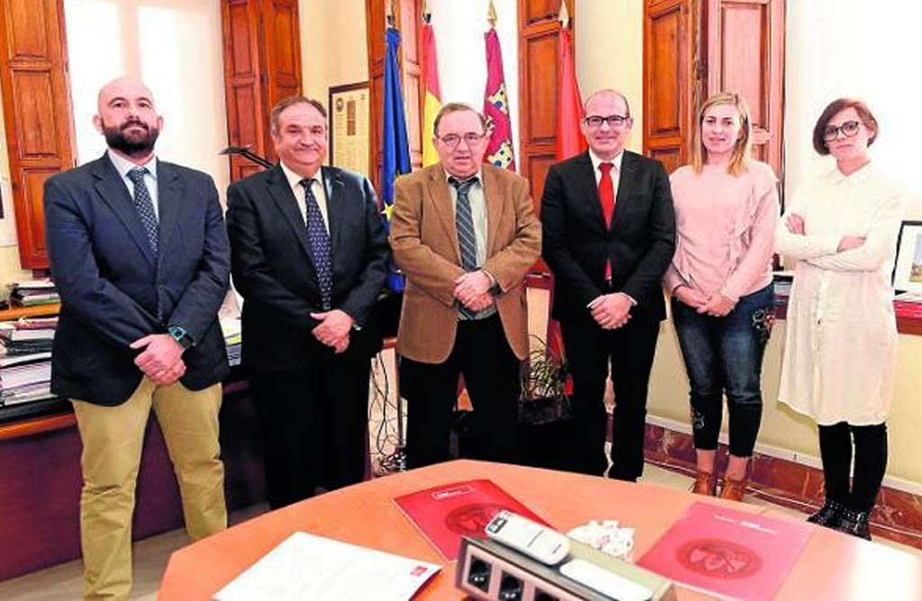 Firmado un convenio para una sede permanente de la Universidad de Murcia en Aledo